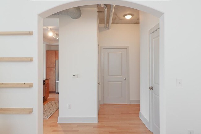 Building Photo - 1901 Post Oak Blvd