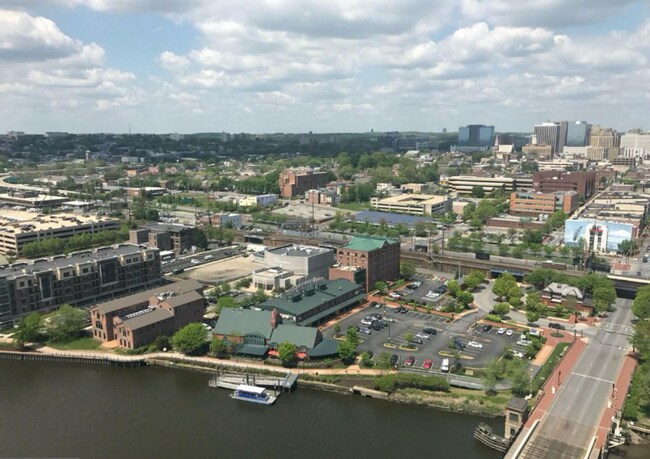 Foto del edificio - 105 Christina Landing Dr