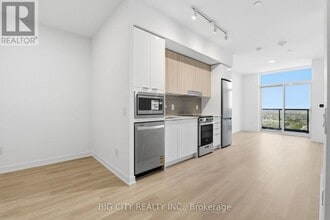 Building Photo - 5105 Hurontario St