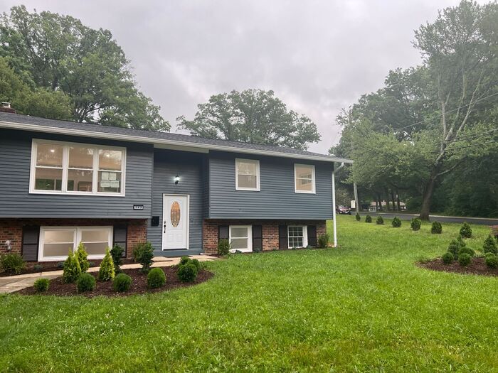 Primary Photo - 102 Hedgewood Dr