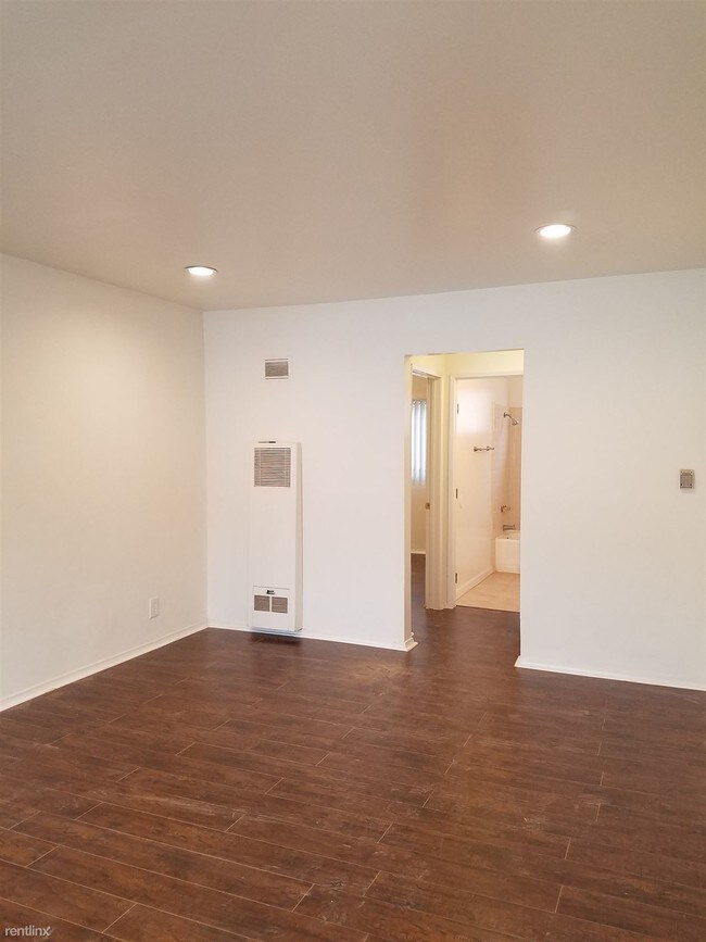 Foto del edificio - 244 S Occidental Blvd