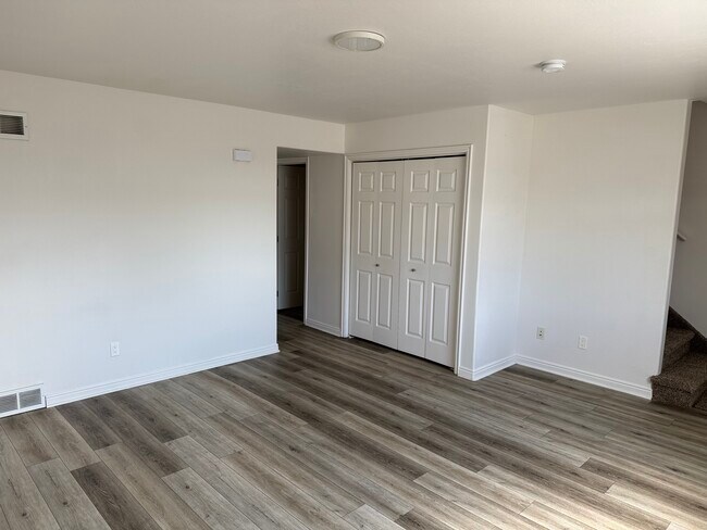Building Photo - 2500 W 450 N
