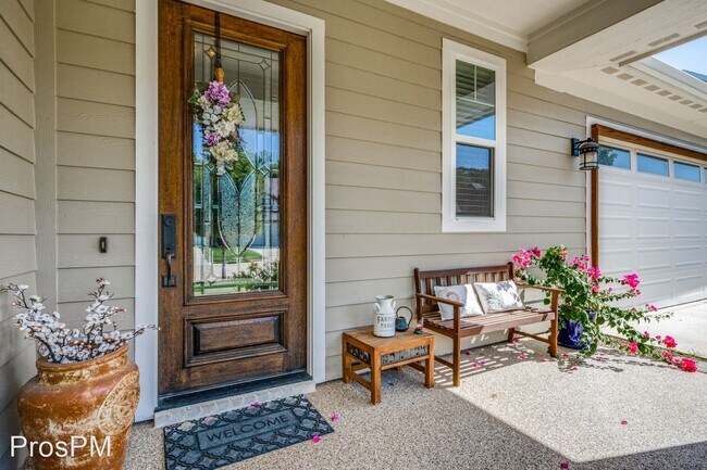 Building Photo - 4 br, 3 bath House - 409 Village Way