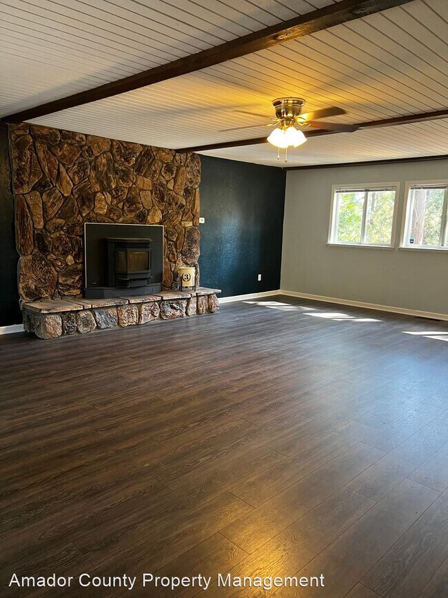 Building Photo - 3 br, 2 bath House - 27665 Gretchen Ln
