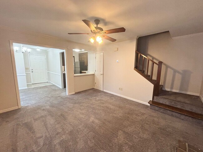 Building Photo - 118/120 Elizabeth Darby Lane