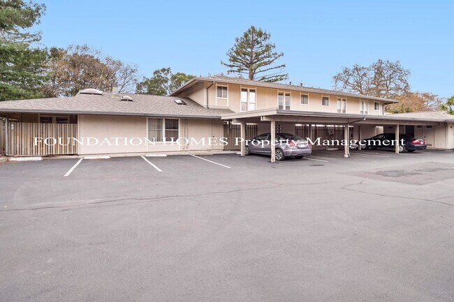 Building Photo - Updated 2bd Townhouse near Miller Creek - FOUNDATION