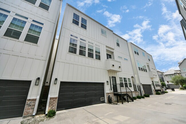Foto del edificio - 1223 W 16th St