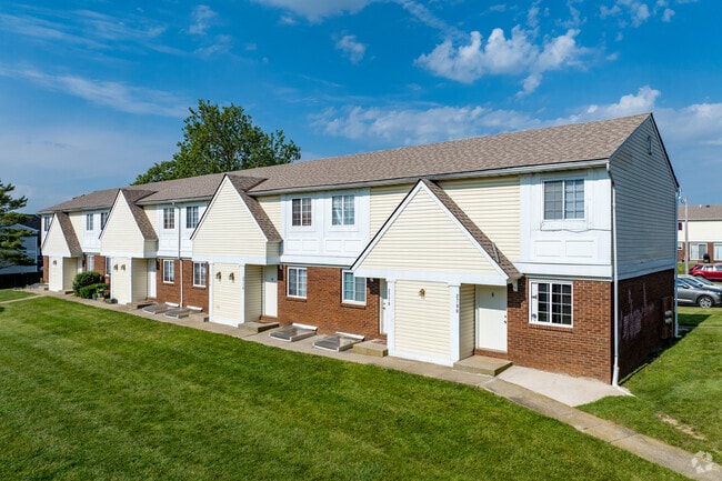 Building Photo - Hyde Park Townhomes