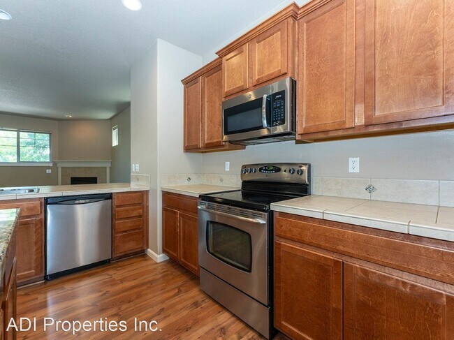 Building Photo - 4 br, 2.5 bath House - 20718 SW Sister Lane