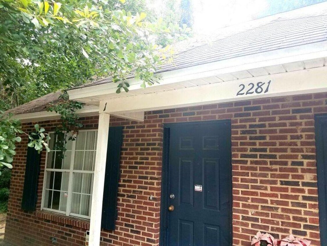 Primary Photo - 2281 Hartsfield Rd