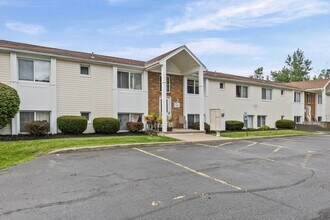 Building Photo - 3546 Lyell Rd
