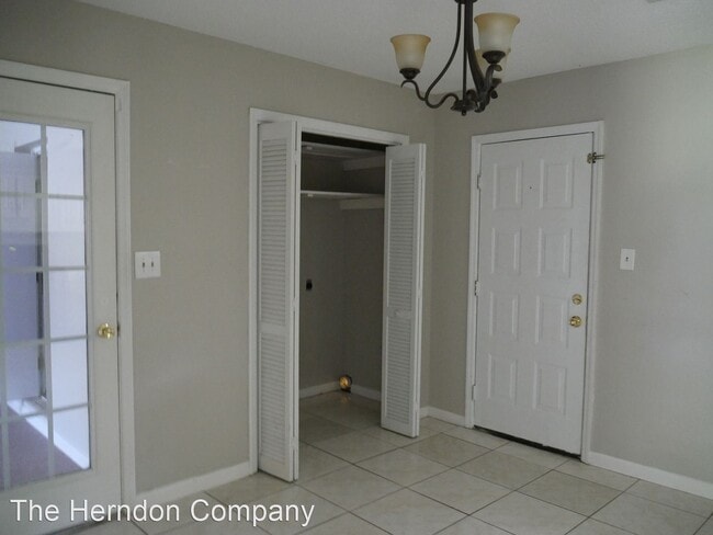 Building Photo - 3 br, 1.5 bath House - 201 W. Hill Street