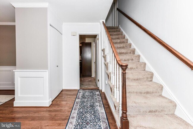 Foto del edificio - 8504 Shadeway Pl
