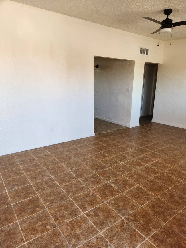 Building Photo - Ocotillo Apartments 6062-6064