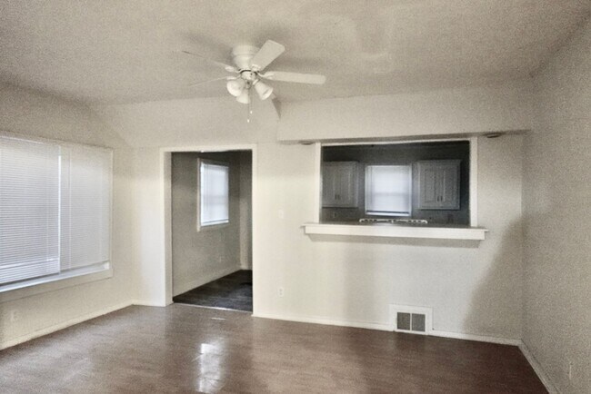 Building Photo - Amazing 3 Bedroom Home For Rent!
