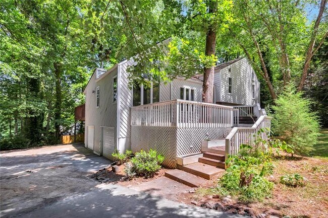 Foto del edificio - 594 Willow Springs Ct