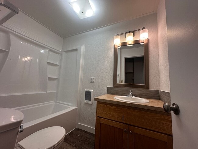 Building Photo - 141