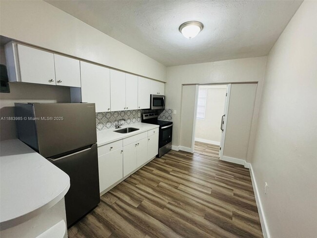 Foto del edificio - 2960 W Flagler St
