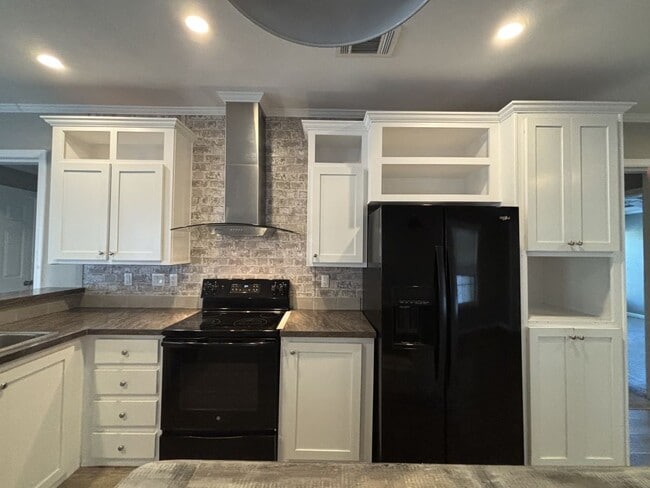 Building Photo - 4 Golf Cove Ct