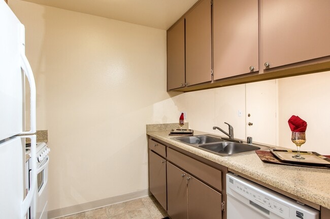 Sand - Original Unit - Salt & Vine Oceanside Apartments