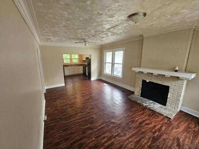 Building Photo - BELOW MARKET RENT!