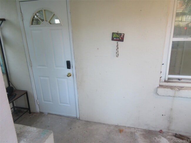 Building Photo - 32 2nd St