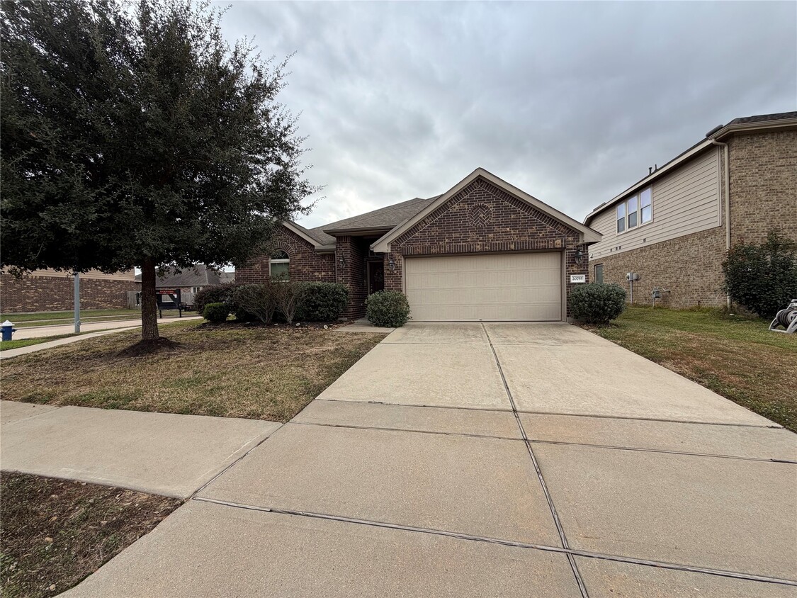Foto principal - 20755 Redbud Rain Dr