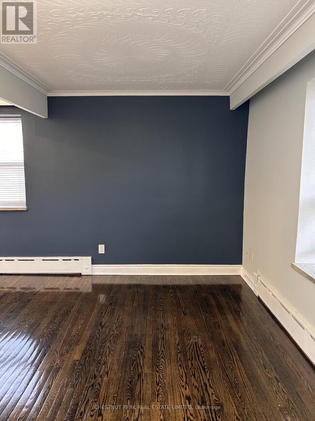 Photo du bâtiment - 2 Superior Ave