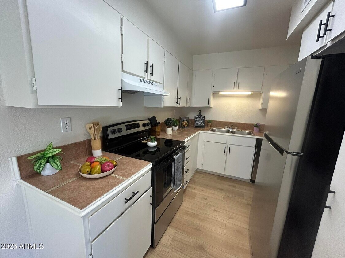 Foto principal - 6342 N 47th Ave