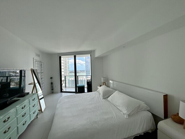 Foto del edificio - 501 NE 31st St