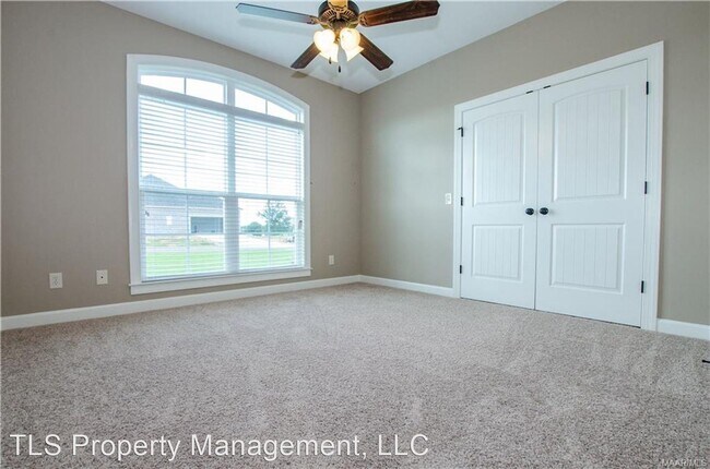 Building Photo - 4 br, 2.5 bath House - 1004 Legacy Drive 1