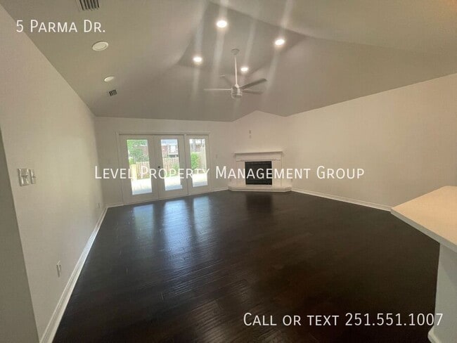 Building Photo - 5 Parma Dr