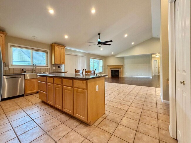 Building Photo - Spacious 5-Bedroom Draper Home | Pet Friendly | Huge Fenced Yard | 3-Car Garage