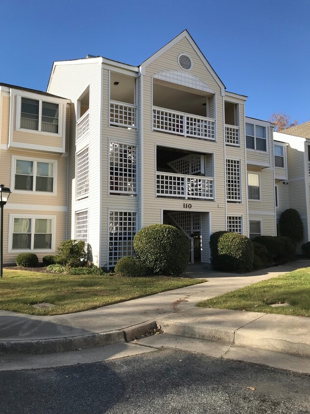 Primary Photo - 110 Lantana Ln