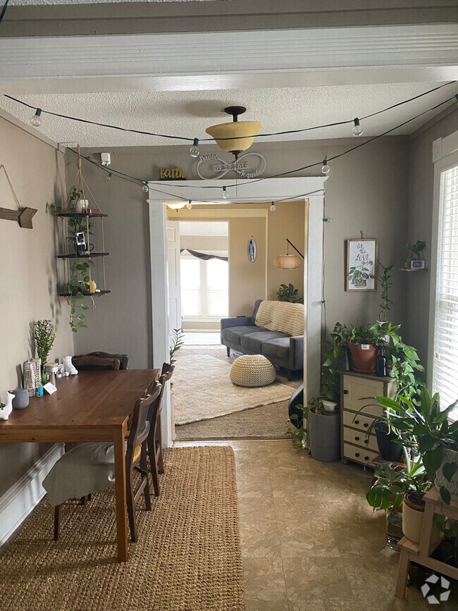 College Place Apartments under 2,000 Saint Paul, MN 3 Rentals