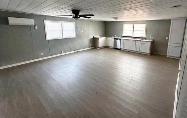 Building Photo - 109 South St