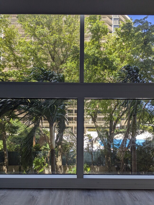 Foto del edificio - 2951 S Bayshore Dr