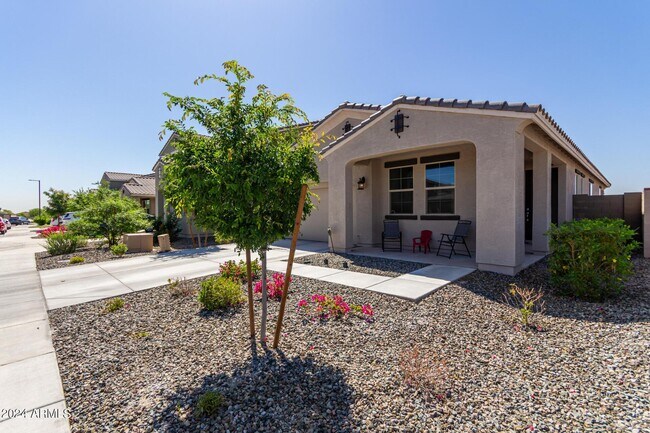 Building Photo - 18767 W Solano Dr