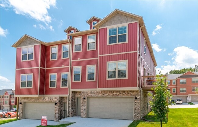 Photo - 2819 W Auburn Dr (Fayetteville, AR) Townhome
