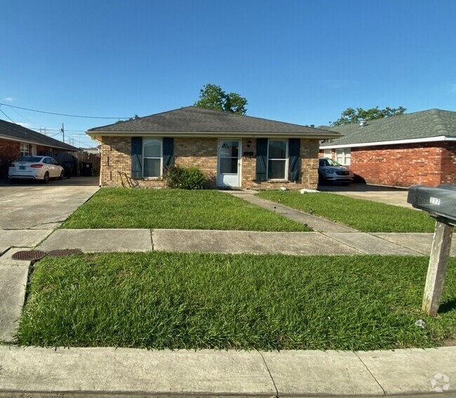 Golden Place Apartments under 1,500 Chalmette, LA 2 Rentals