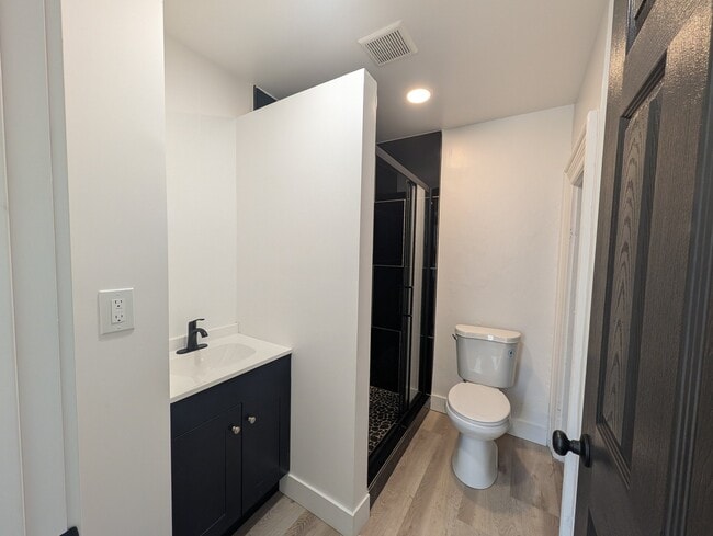 Building Photo - 657 S Washington St