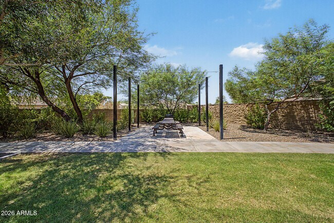 Foto del edificio - 2771 S Chippewa Dr