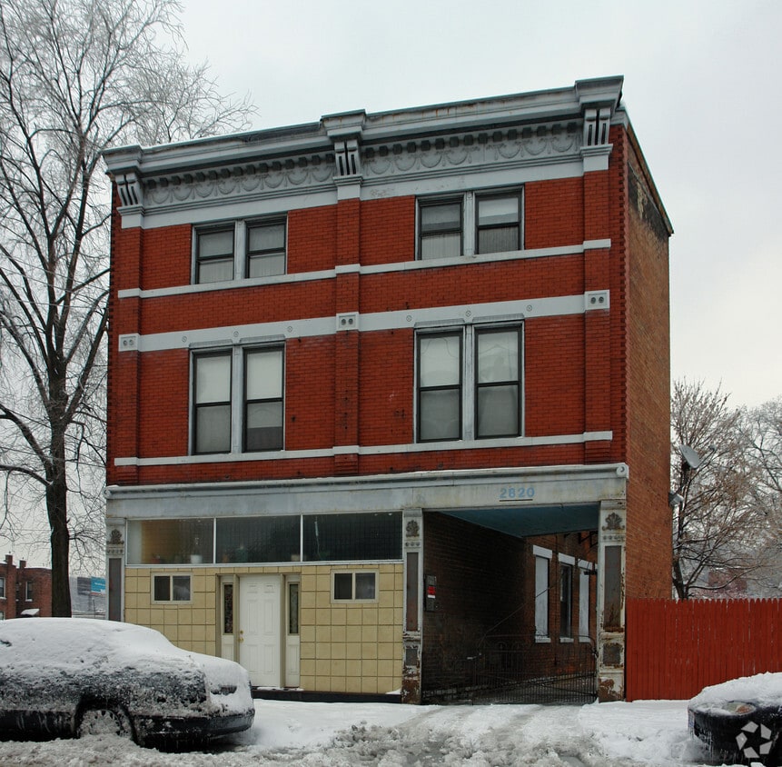 Primary Photo - 2820 Colerain Ave