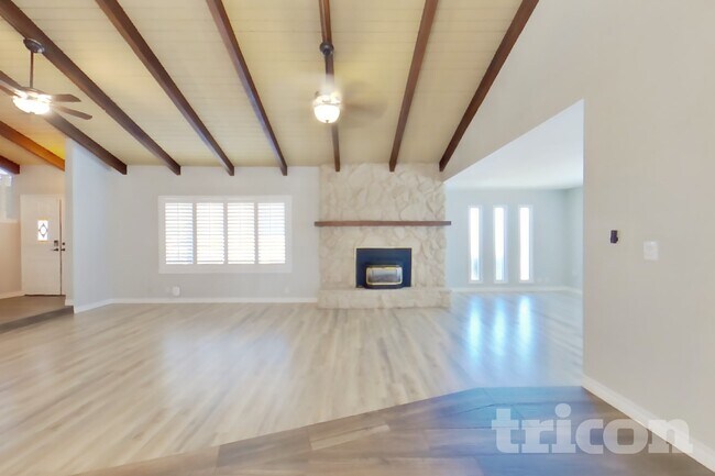 Building Photo - 17850 Rancho Bonita Rd