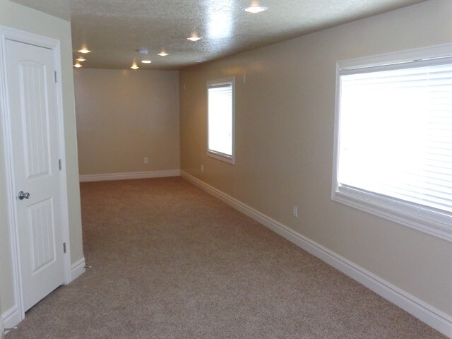 Building Photo - 379 S 410 W