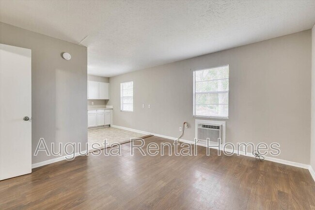 Foto del edificio - 329 Verdery Dr