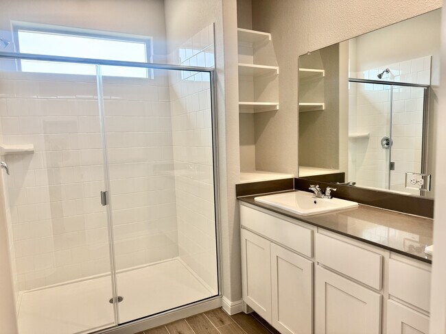 Foto del edificio - 121 Daffodil Ln