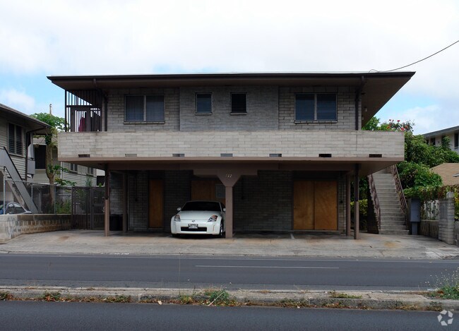 Building Photo - 712 University Ave