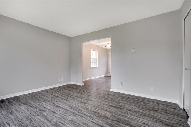 Building Photo - Two bedroom townhome, bath and half washer and dryer connections