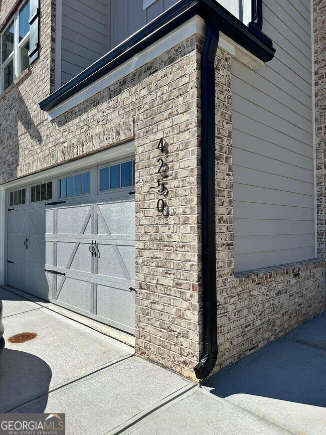 Foto del edificio - 4250 Tin Hare Ln